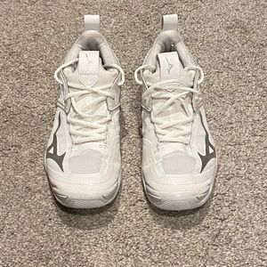 ASICS Womens Volleyball Shoes, size 7, good condition